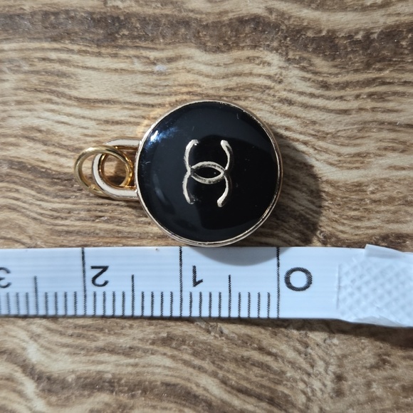 Elegant Black and Gold CC Zipper Pull - Picture 2 of 3